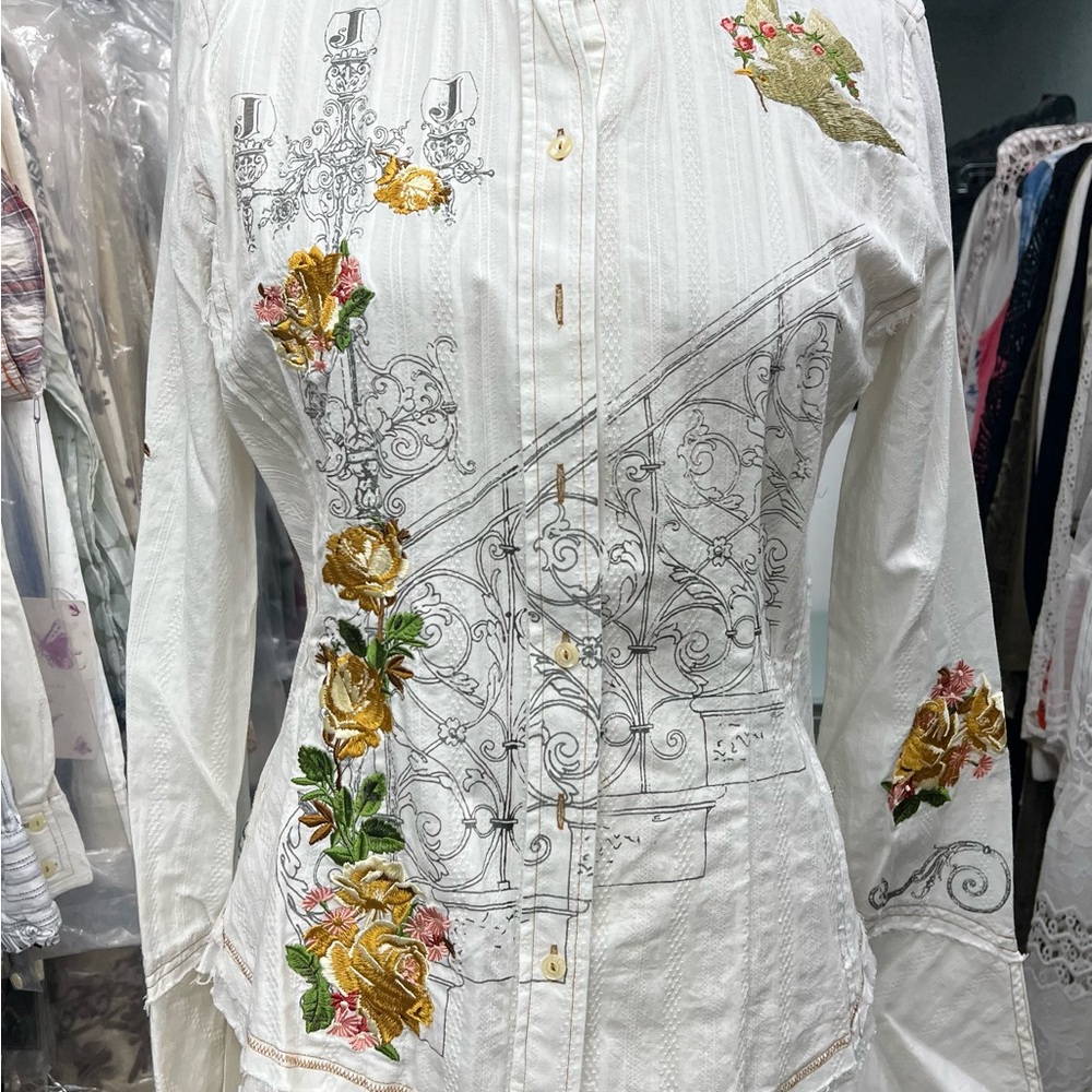 Embroidered White Blouse with Floral Design